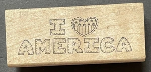 I Love I Heart America lettere cucite frase patriottica timbro legno gomma - Foto 1 di 3