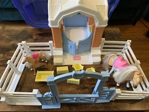Playskool Dollhouse Horse Stable Pony Barn Corral Set #1659 1994 - Picture 1 of 8