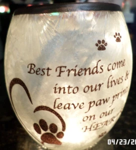 Cracker Barrel Exclusive BEST FRIEND PRE-LIT VOTIVE Glas Pfotenabdruck Herz Stecker - Bild 1 von 8