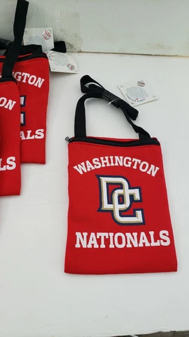 Washington Nationals women's game day pouch Cover