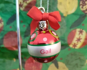 Ganz Urlaub hängend personalisiert *GAIL* Ornament mit roter Schleife und Kreisen Neu mit Etikett - Bild 1 von 2