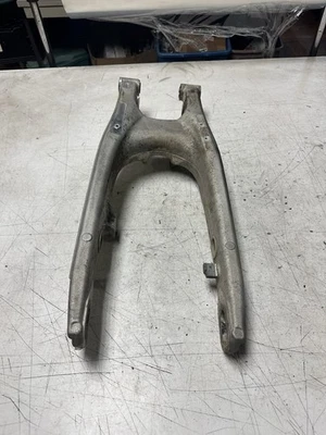 Husqvarna FE350 2014 KTM brazo oscilante trasero Foto 1 de 4