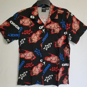 Halloween CHUCKY Chuckys Novia Hombres Talla S Camisa Abotonada Estampado Completo NUEVO  - Imagen 1 de 3