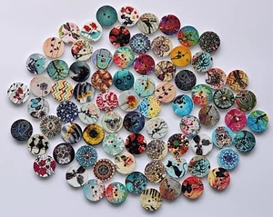8 x Mixed Pattern Wooden Buttons 1.5cm - Picture 1 of 3