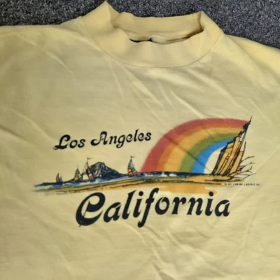 Camiseta vintage 1980 Caribe Casuals Inc. Los Ángeles California arco iris... Foto 1 de 4