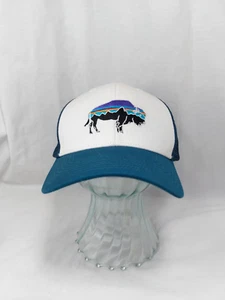 Patagonia Fitz Roy Bison Snapback Mesh Back Trucker Hat Cap White Navy - Bild 1 von 6