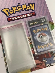 50 PROTECTION POCHETTE SLEEVES TEAM BAG CARTE PCA TOPLOADER BOOSTER POKÉMON - Imagen 1 de 1