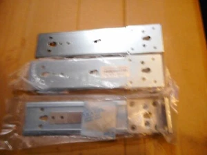 LOT OF 5 PAIRS RACK MOUNTING BRACKETS 2U ASY-00921-03 AO - Afbeelding 1 van 3