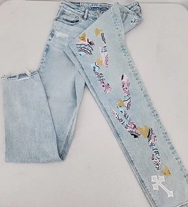American Eagle Stretch Women's 6 X-Long Mom Jean Jesus Fabric Patches Upcycled - Picture 1 of 23