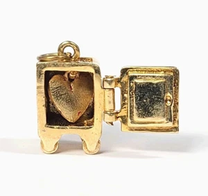 14k Yellow Gold Heart in Safe Vault Small Charm - Picture 1 of 5