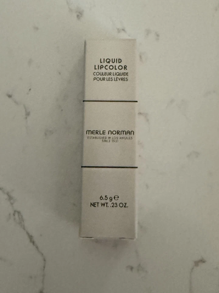 Жидкая губная помада MERLE NORMAN Hussy - Изображение 1 из 3