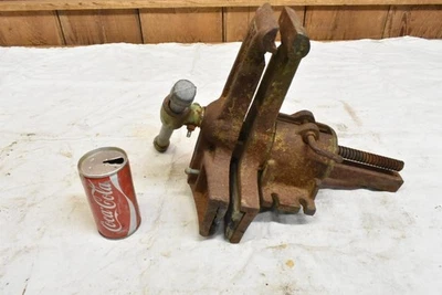 ВИНТАЖНЫЕ ВРАЩАЮЩИЕСЯ НАСТОЛЬНЫЕ ТИСКИ SHELDON ДЛЯ ДЕРЕВООБРАБОТКИ КОМБИНАЦИЯ ДЕРЕВЯННЫЕ/СТАНДАРТНЫЕ ЧЕЛЮСТИ - Изображение 1 из 4