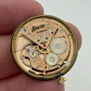 29,4mm Herren Running Accurist ETA 2408 Handaufzug Schweizer Uhrwerk TEILE - Bild 1 von 15