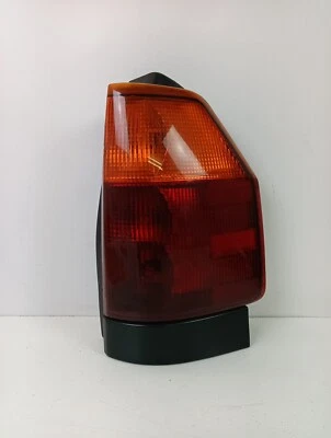 Conjunto de luz trasera derecha usado se adapta a: GMC Envoy 2005 grado B derecho Foto 1 de 4