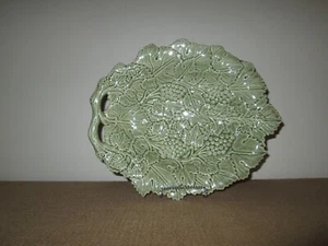 Vtg OLFAIRE Portugal Green Ceramic Majolica Grapes & Leaves Platter w/ Handle - Picture 1 of 4