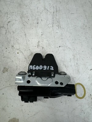 Mecanismo de actuador de cierre de tapa de maletero trasero Mercedes W205 C300 CLA250 14-18 FABRICANTE DE EQUIPOS ORIGINALES Foto 1 de 4