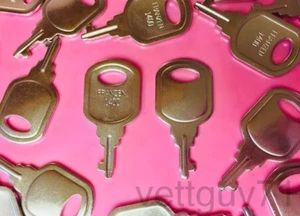 SKB/Fender, Franzen 1400 Key for Guitar Case, Kawasaki & Harley saddle bag, 1pc - Picture 1 of 7