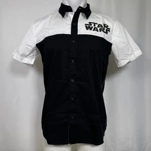 Star Wars Our Universe schwarz weiß Grafik Knopfleiste Hemd Herren SMALL neu mit Etikett - Bild 1 von 2