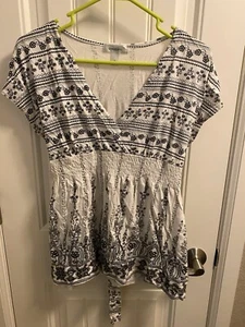 Dressbarn XL Blouse White Black Floral Top Shirt Cap Sleeves V Neck - Picture 1 of 7
