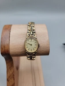 Seiko Ladies Wind Watch 17mm 6" Gold Tone Nugget Band 11-8589 17 Jewels Vintage  - Picture 1 of 24