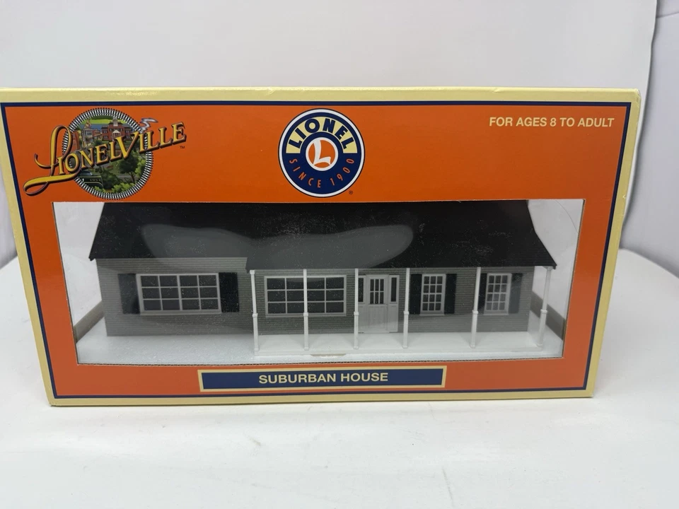 Lionel 6-34113 Lionelville O Scale Large Suburban House II Gray Lighted NIB NOS - Image 1 of 4