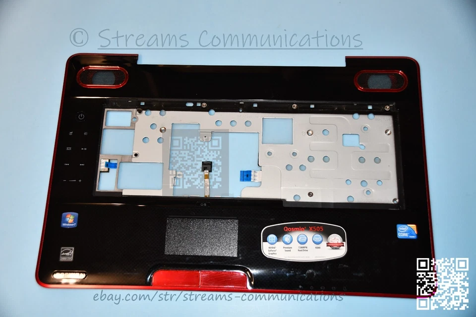 Reposamanos para computadora portátil TOSHIBA Qosmio X500 X505 18,4" con panel táctil - Soportes de tornillo dañados Foto 1 de 4