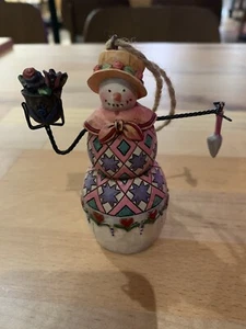 Jim Shore REGAL SNOWMAN with flowers and trowel Christmas Gardener Ornament 4” - Picture 1 of 5