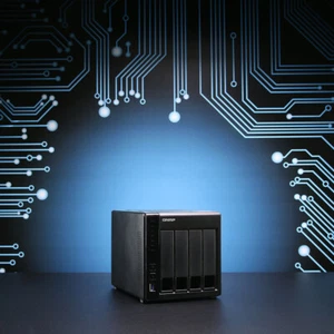 QNAP Turbo Station TS-451+ // 4-Bay NAS // 2x Gb LAN, 1x HDMI - Bild 1 von 5