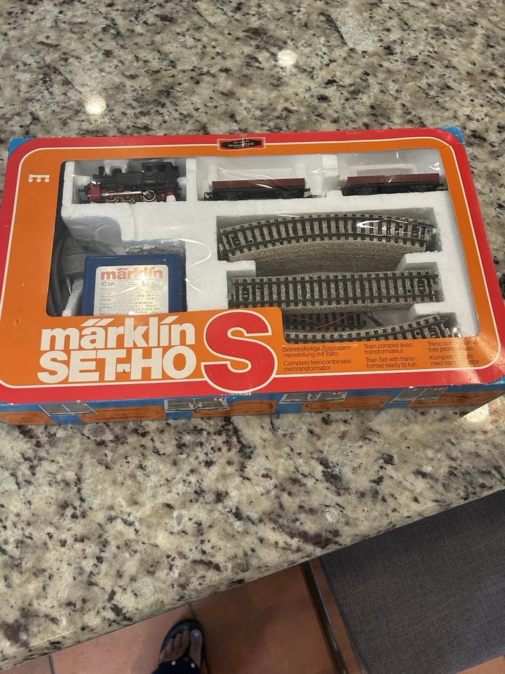 MARKLIN HO Model Train Train Set 0974 A with Original Box No Locomotive Engine - Image 1 of 4