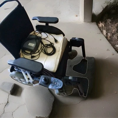 Elektro Rollstuhl - Bild 1 von 4