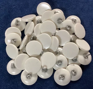 50 VINTAGE WEISSE MELAMIN FORMALDEHYD KNÖPFE 1/2" SPALTRING  - Bild 1 von 6