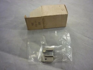 VINTAGE IRIS 6V H2 #206 LIGHT BULB AUTO CAR MOTORCYCLE HEADLIGHTS NOS - Picture 1 of 5