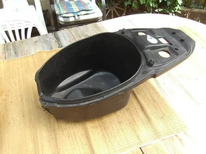 Helmfach Staufach Verkleidung Aprilia SR50 old Replica - Bild 1 von 4