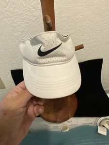 NIKE Youth Dri Fit “Visor” w/ Elastic Strap Size O/S White/Black Logo NEW - Picture 1 of 6