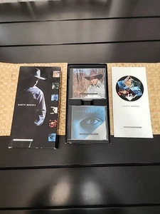Garth Brooks The Limited Series 6 CD Collectible Box Set With Book 1998 Vintage - Foto 1 di 6