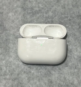 Apple AirPods Pro 1st Generation A2084 Charging Case - Picture 1 of 2