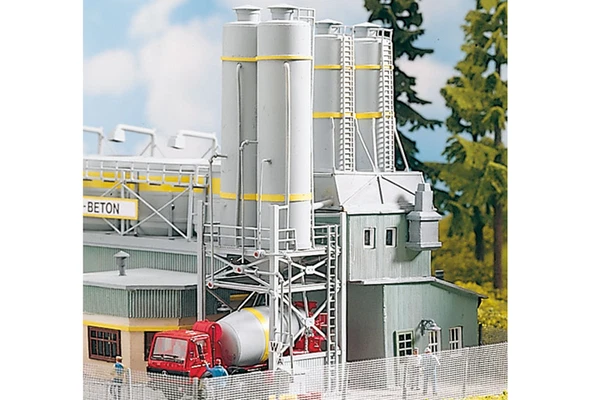 Piko 61131 HO Scale Concrete Plant Silos Kit - Image 1 of 1