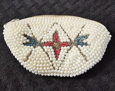 Bolsa de troca pequena vintage branca com miçangas fecho com zíper design floral - Imagem 1 de 4