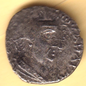 ANTIGUA INDIA OCCIDENTAL KSHATRAPAS FAMILIA KSHAHARATA NAHAPANA PLATA DRACMA RARO - Imagen 1 de 2