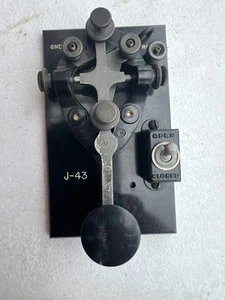Émetteur clé télégraphique code morse militaire WWII J-43 - Photo 1/7
