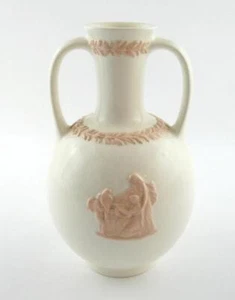 Wedgwood Vase rosa auf cremefarben schlichter Rand 6 Zoll Henkel sehr guter Zustand - Bild 1 von 10