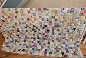 Manta Edredón Vintage Años 70 Colorida Patchwork Atada a Mano Hecha a Mano 102x88 Queen - Imagen 1 de 14