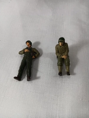 1:32 ? Figuras Ultimate Soldier Juguetes Siglo XXI Comandante de tanque y tripulación sentada Foto 1 de 4