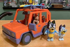 Jeep de surf de playa azul naranja con 2 figuras juguetes alce - Imagen 1 de 6