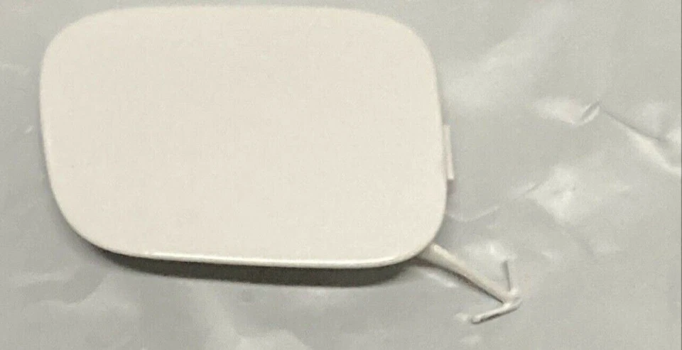 11-13 LEXUS CT200H F-SPORT LEFT DRIVER FRONT BUMPER TOW HOOK COVER ULTRA WHITE - Image 1 of 1