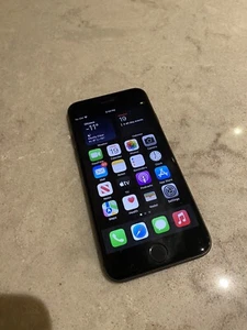 Apple iPhone 8 64 Go débloqué A1905 GSM - Gris sidéral - Photo 1 sur 5