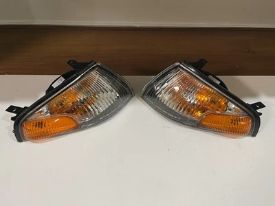 R32 INDICATOR ,CORNER LIGHT ,NISSAN SKYLINE ,HCR32  - image 1 of 4