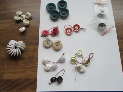 Knöpfe  Paare und  zusammen gehörende  Knöpfe - Bild 1 von 4