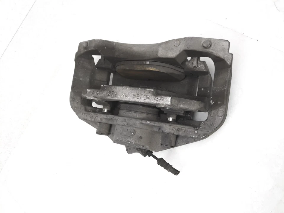 Pinça de freio dianteira direita passageiro 2011-2015 BMW 740I 3.0L 34-11-6-786-818 - Imagem 1 de 4