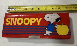 1958 1965 Peanuts Pencil Case Charlie Brown Snoopy Butterfly Original Woodstocks - Picture 1 of 7